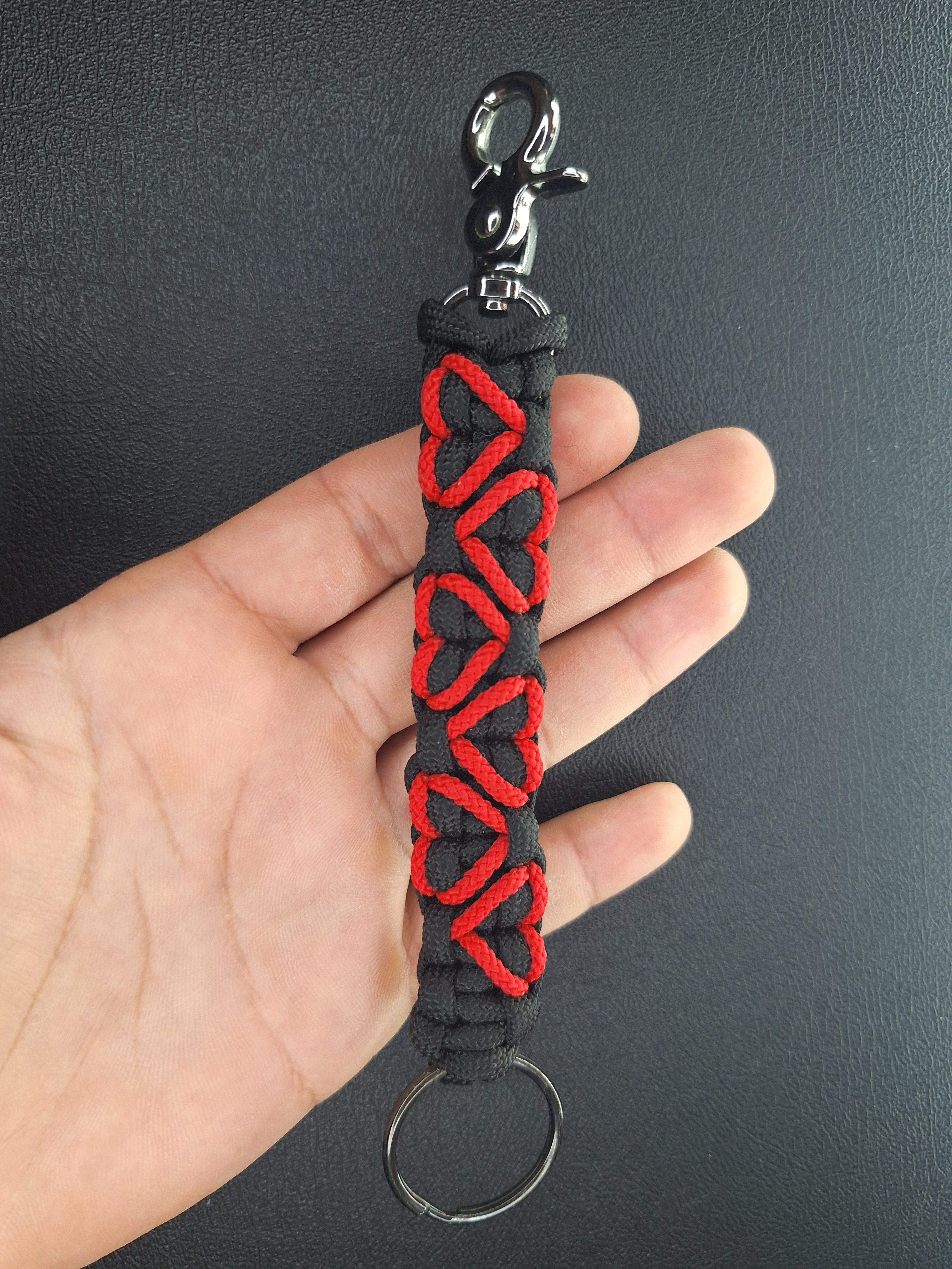 Black paracord Keychain with red hearts