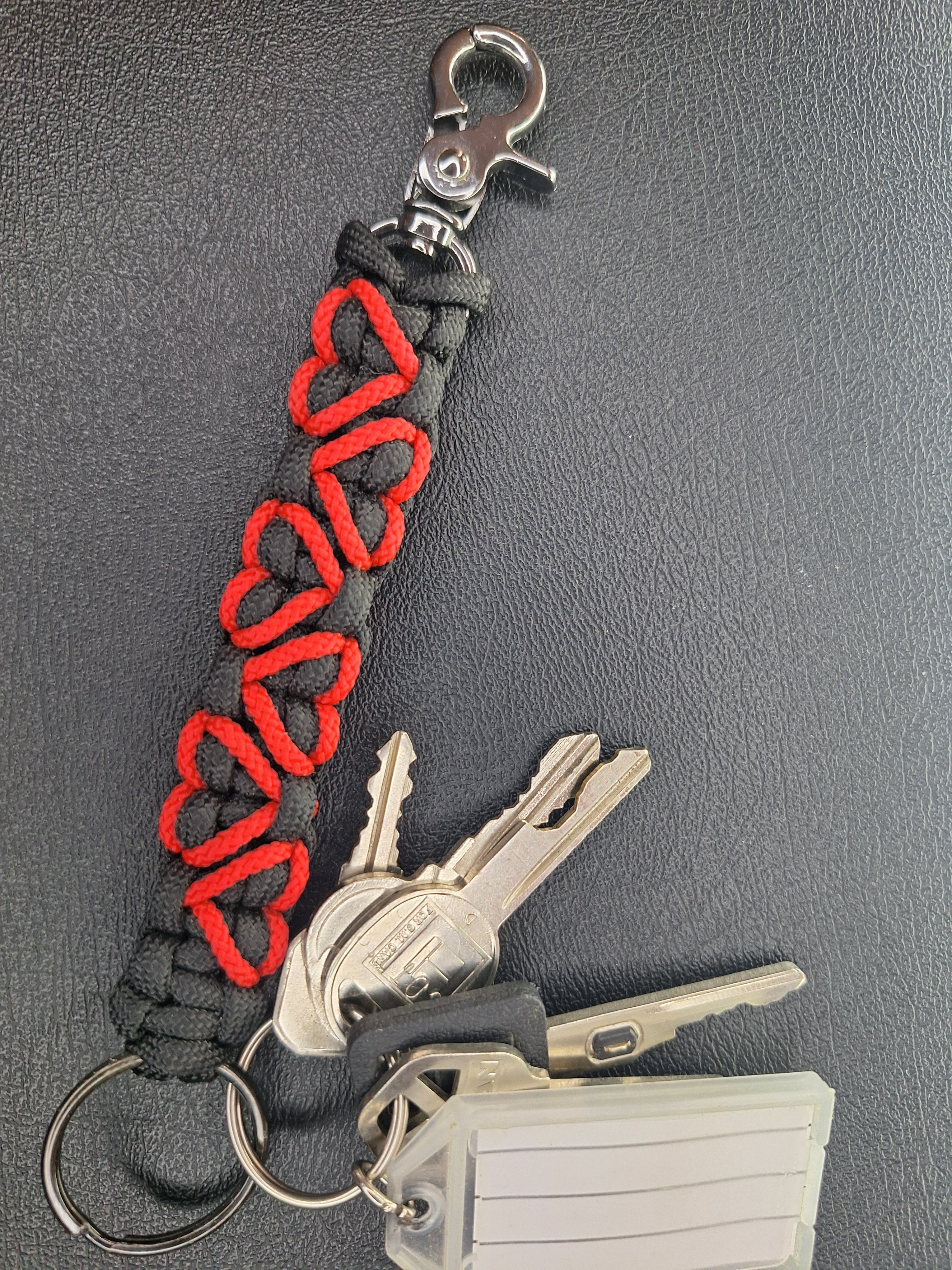 Black paracord Keychain with red hearts