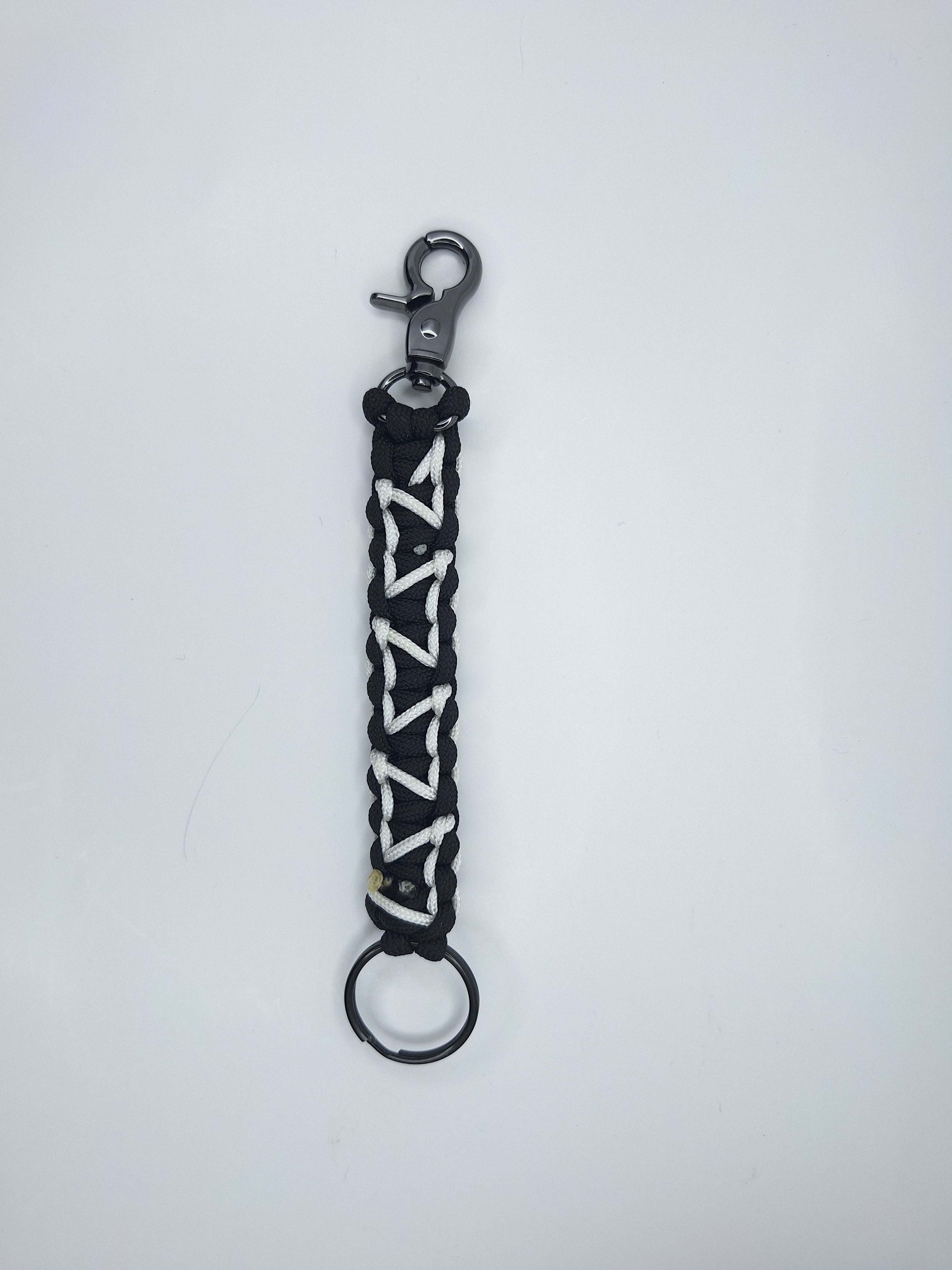 Black paracord Keychain with White hearts