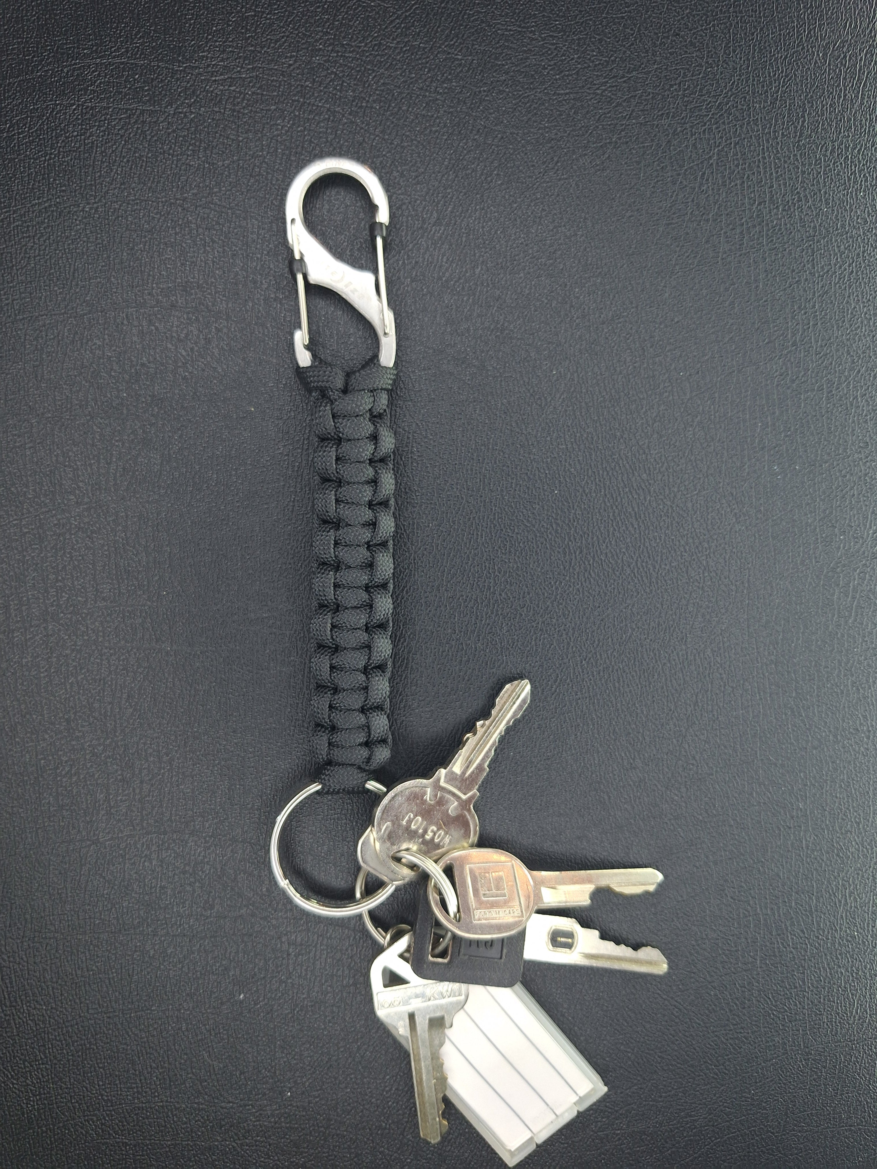 black paracord keychain
