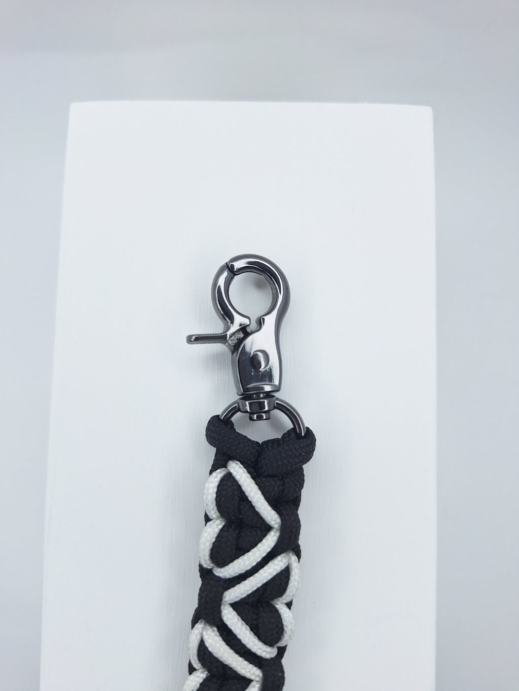 Black paracord Keychain with White hearts