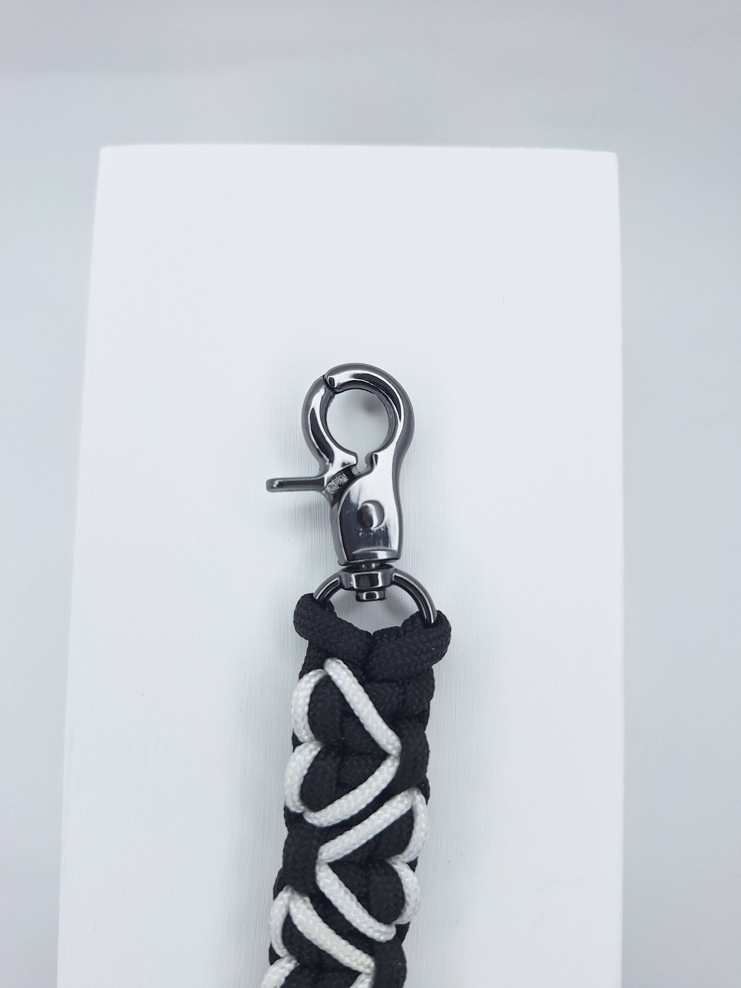 Black paracord Keychain with White hearts