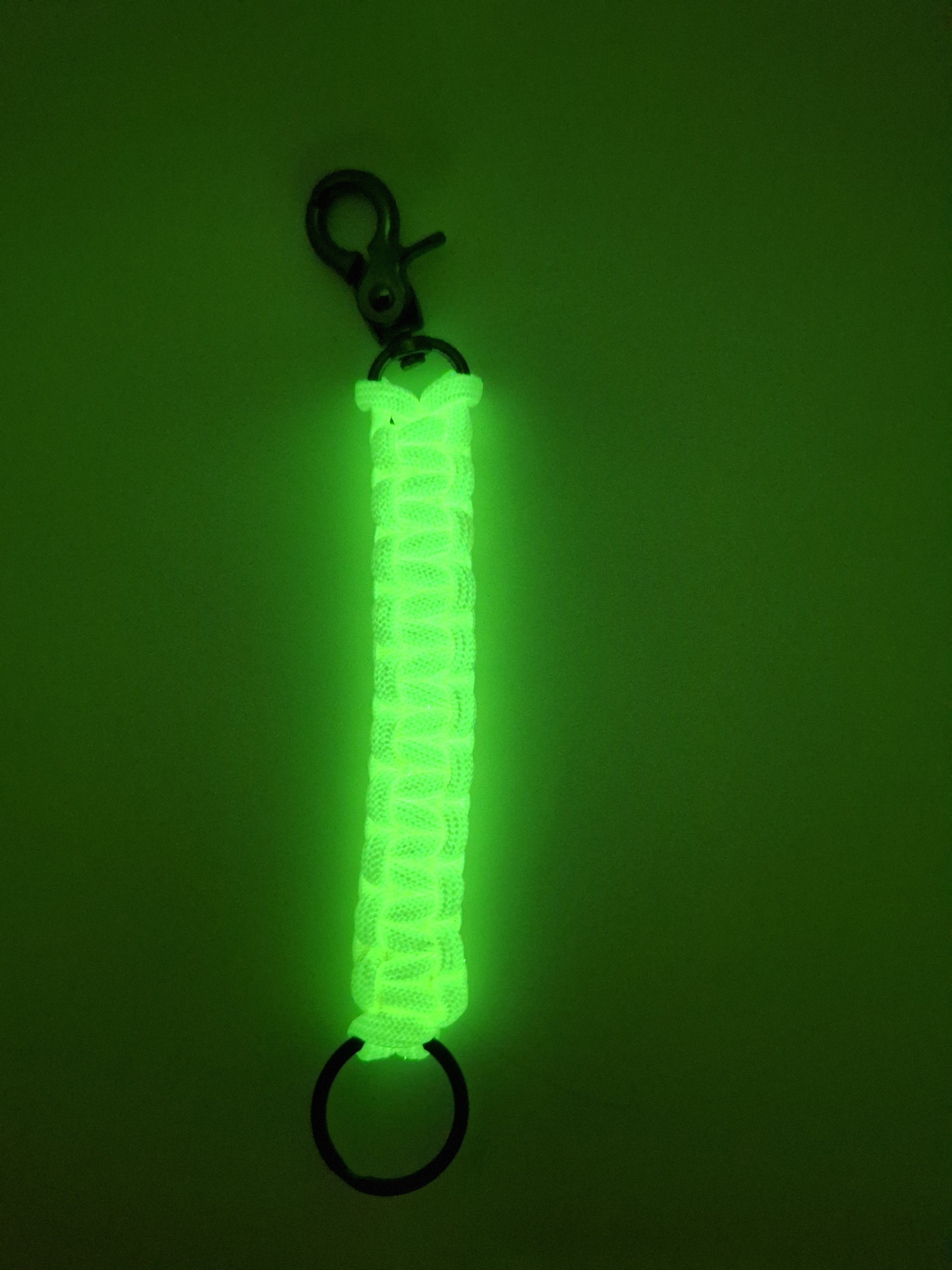 Glow in the dark paracord Keychain