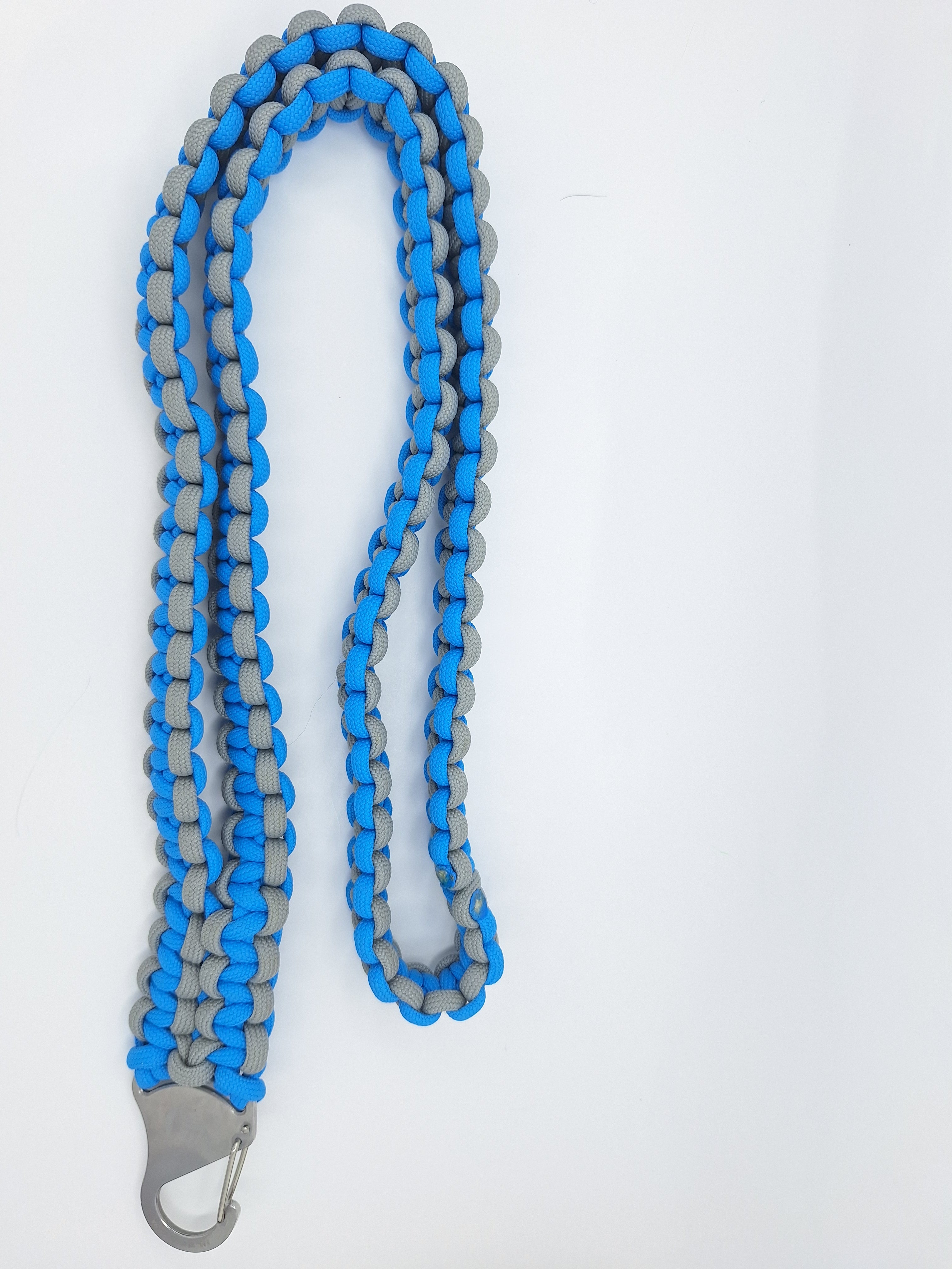 Sky blue/grayParacord lanyard