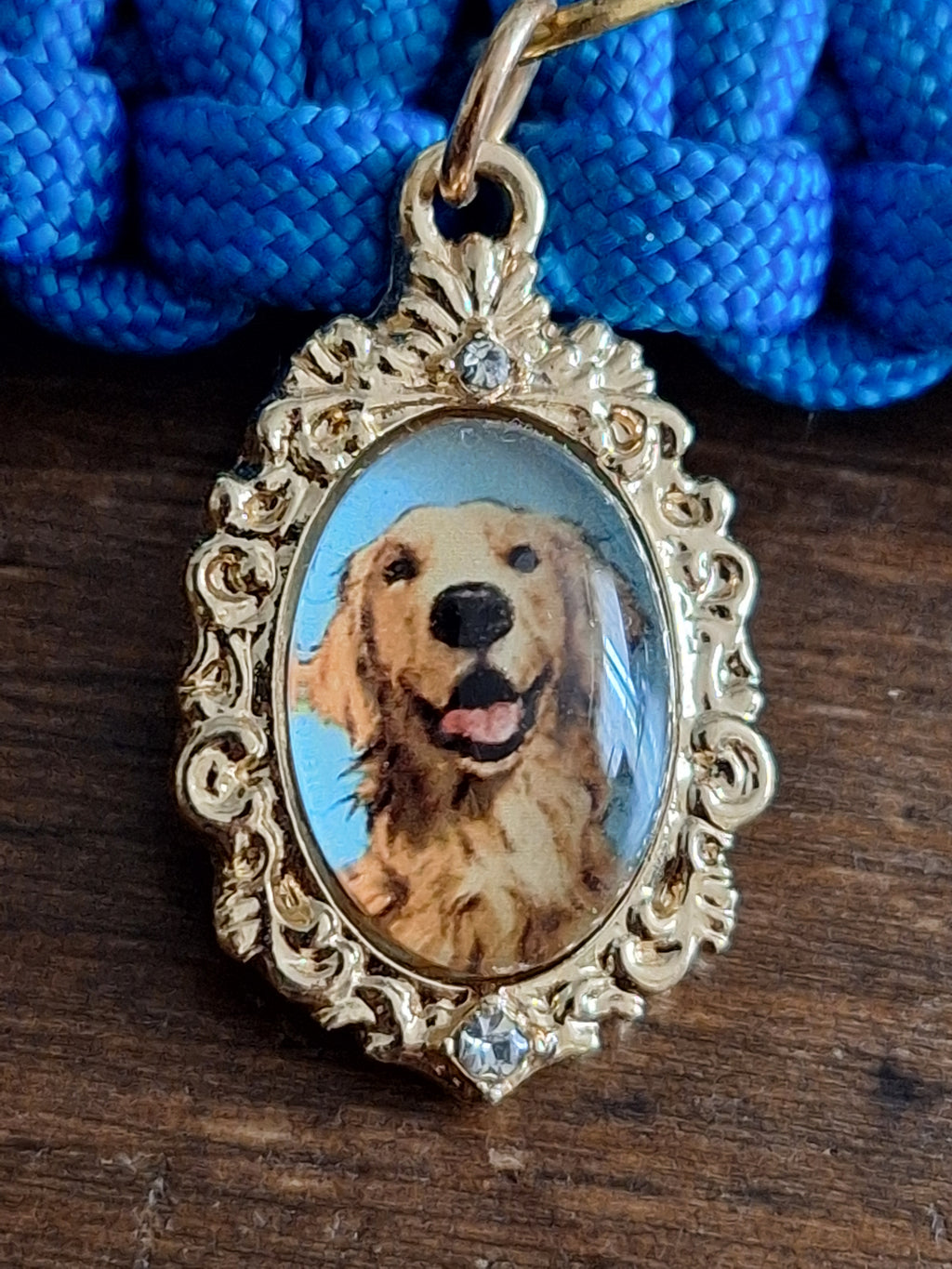 Sky blue golden retriever Keychain with coffee