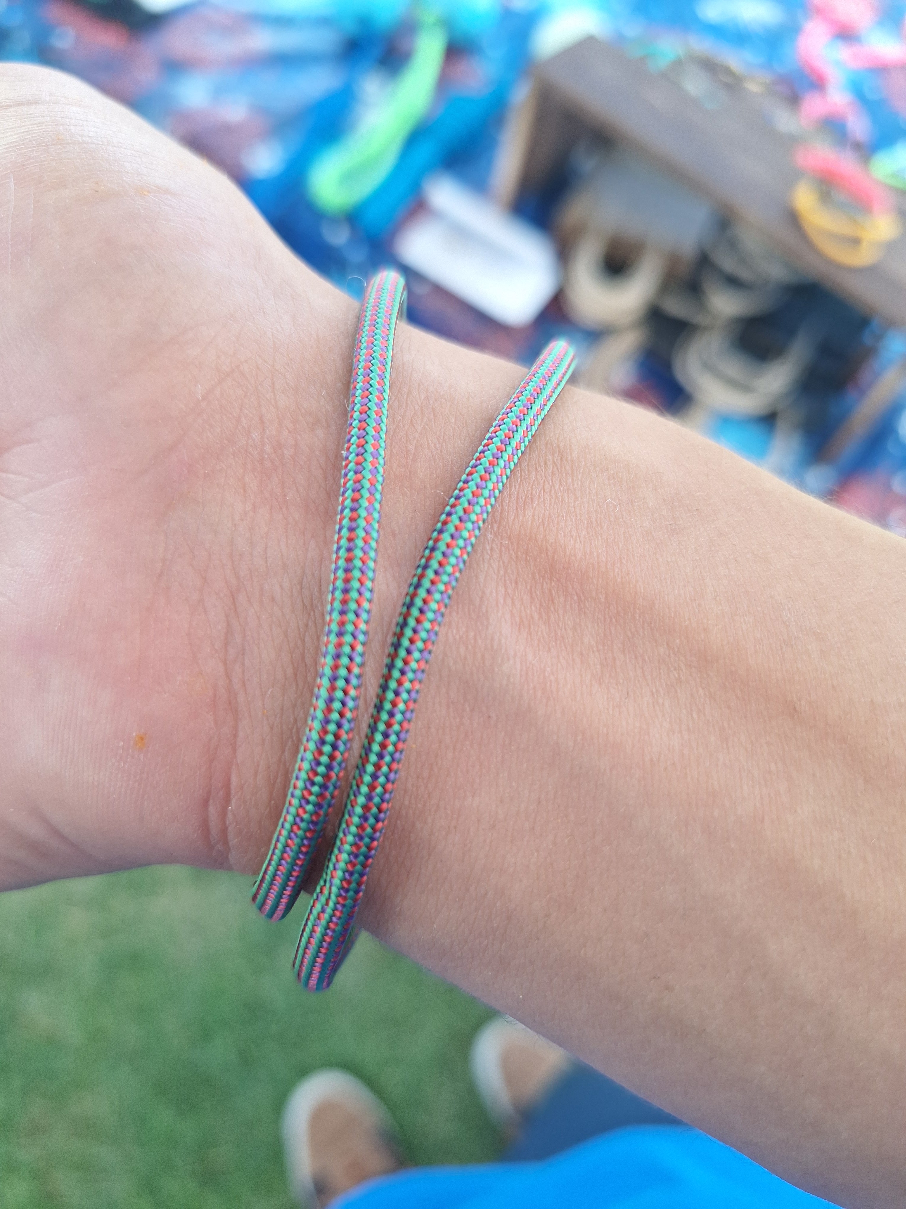 Fishing hook paracord bracelet
