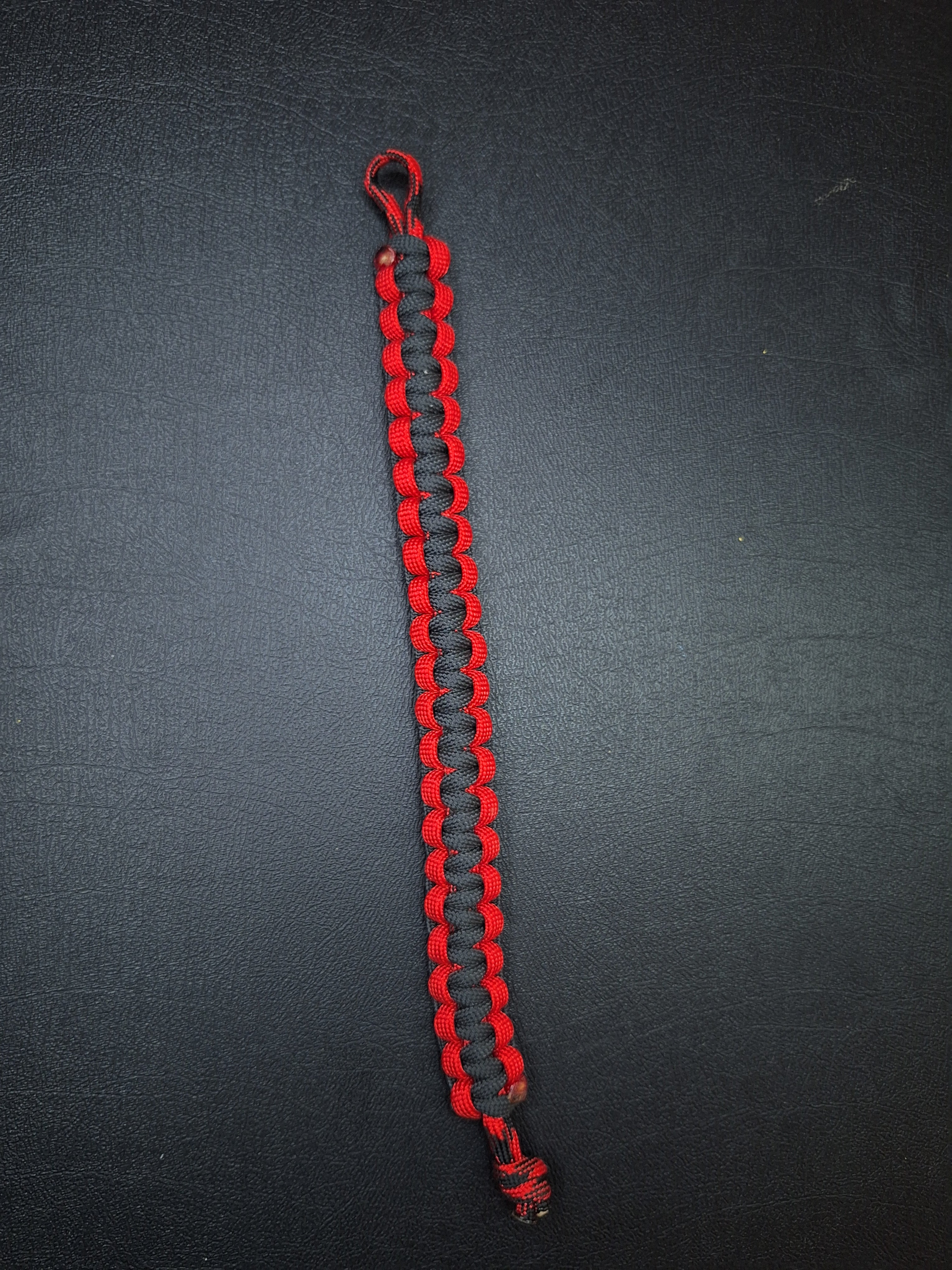 Black/red paracord bracelet