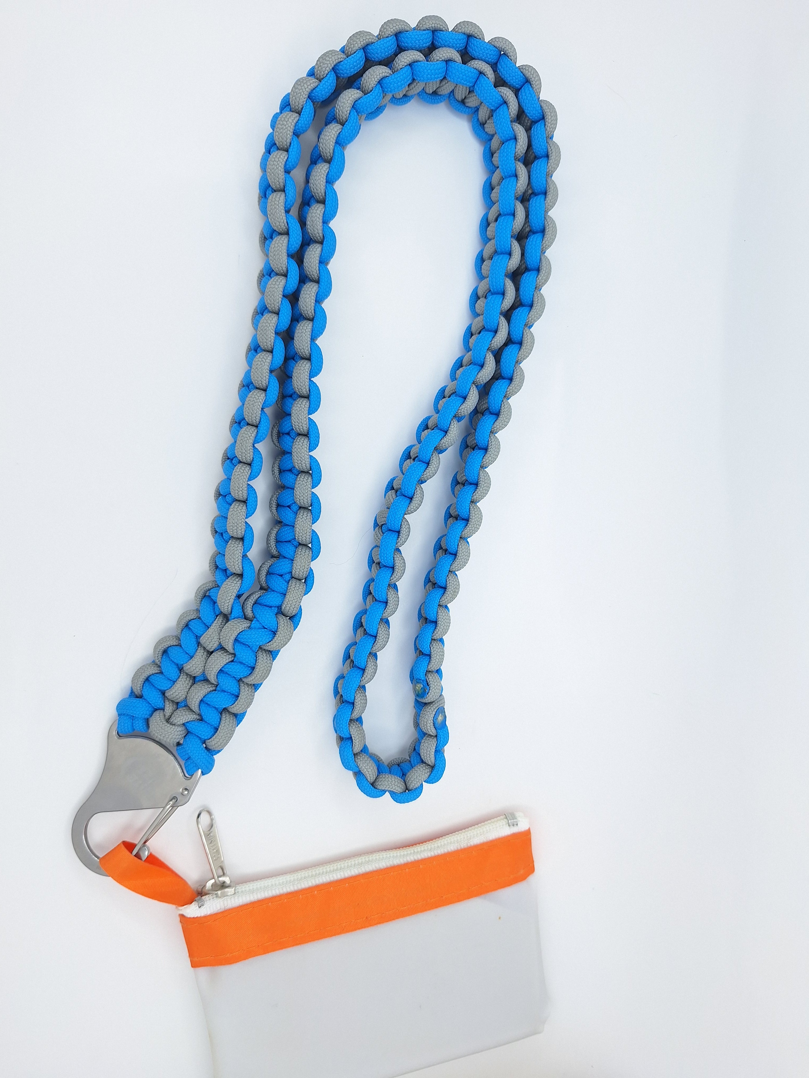 Sky blue/grayParacord lanyard