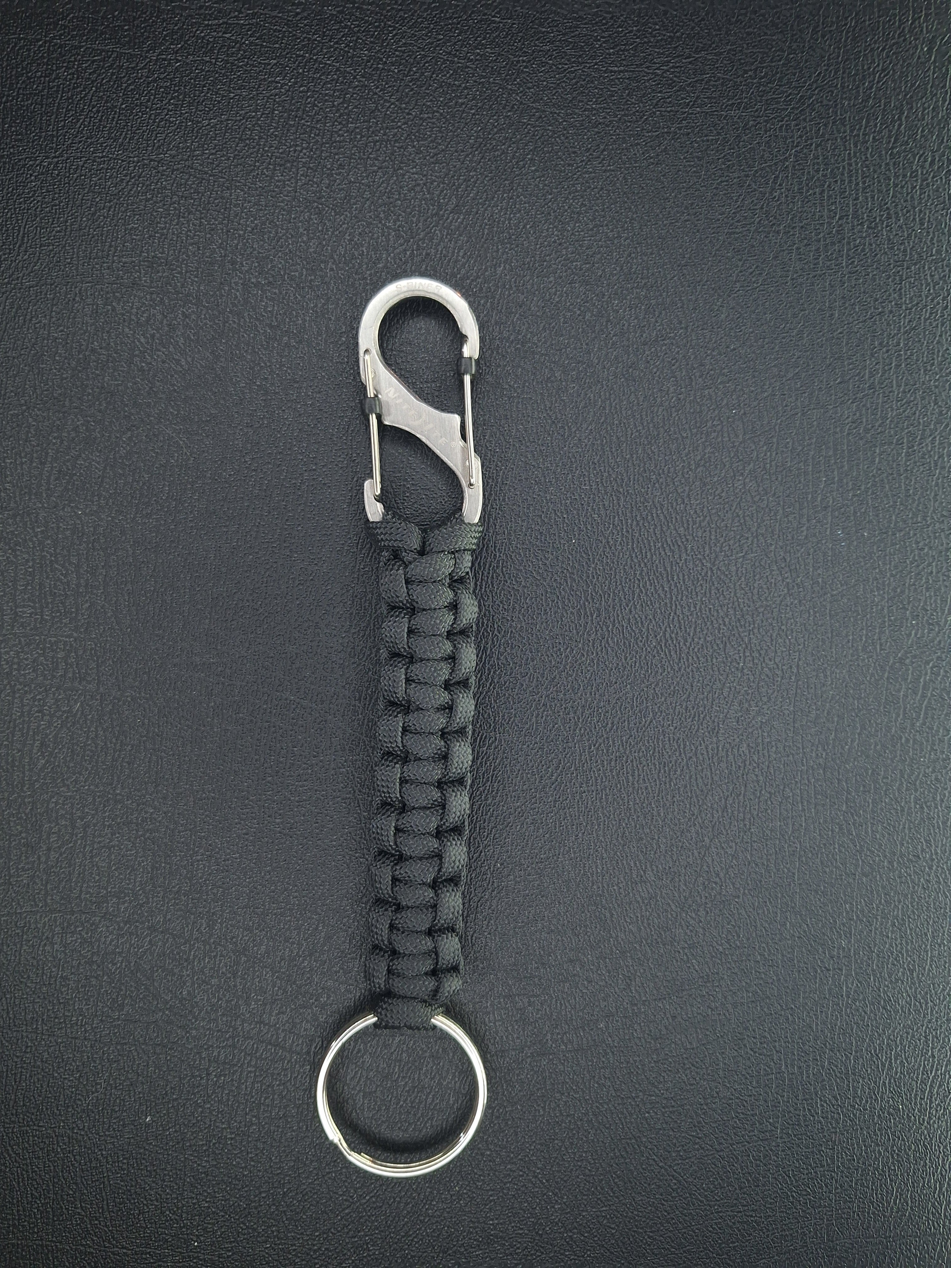 black paracord keychain