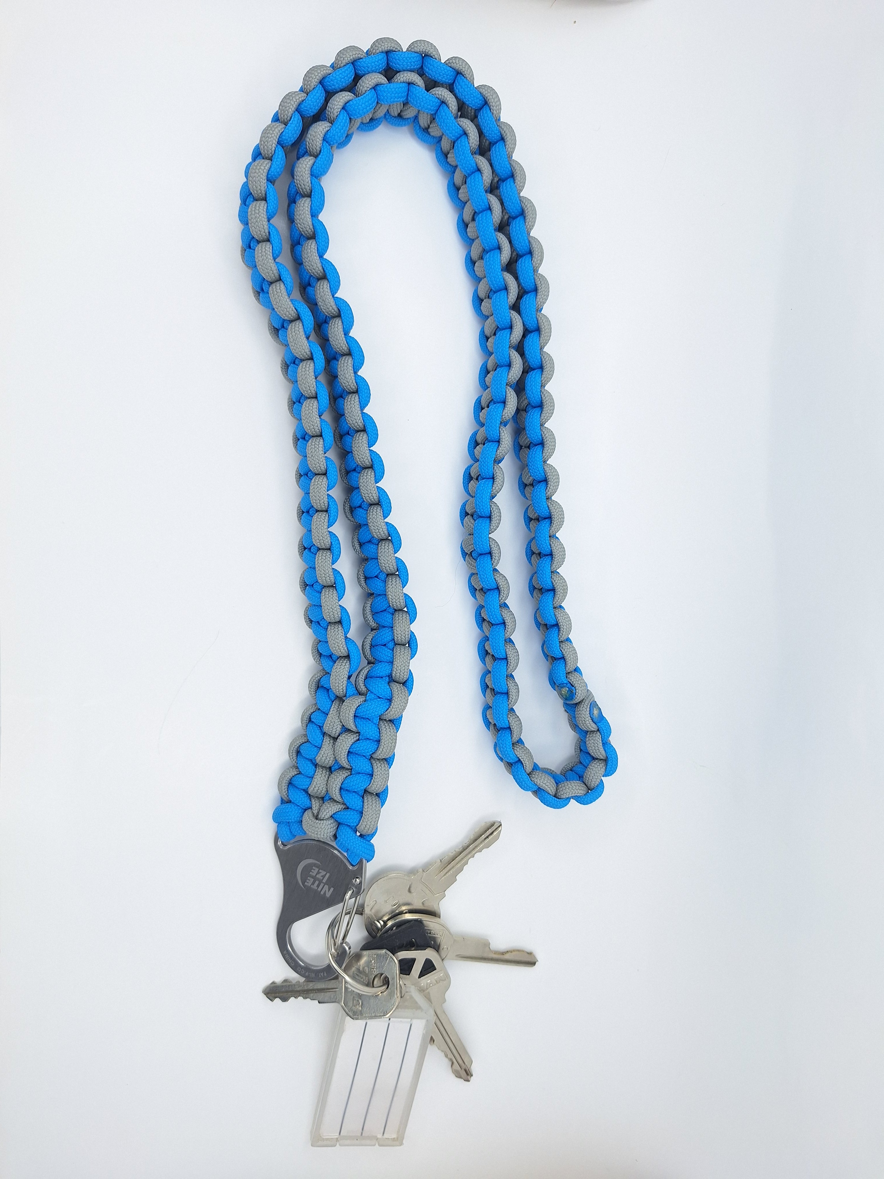 Sky blue/grayParacord lanyard
