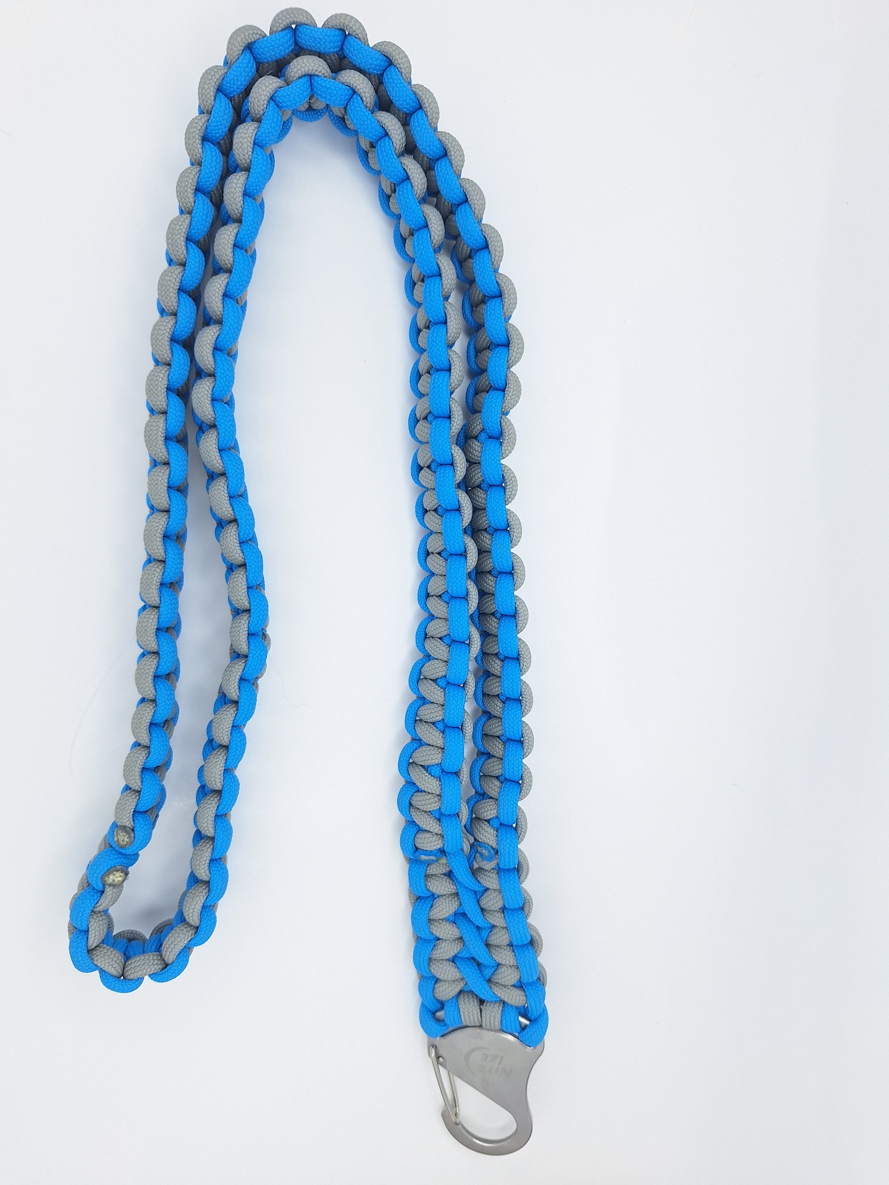 Sky blue/grayParacord lanyard