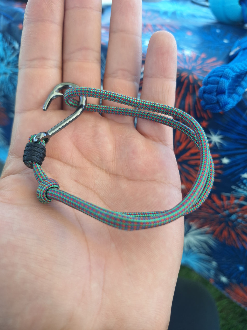 Fishing hook paracord bracelet