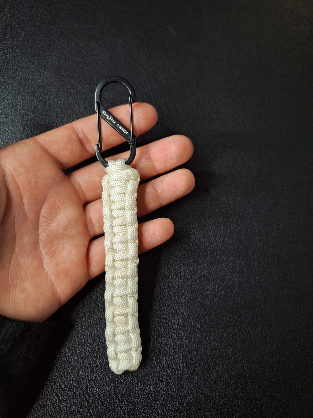 S biner white paracord Keychain
